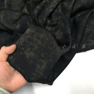 艺术复古模糊黑棕色裂纹图案时装面料 春夏 柔软 垂坠 服饰 布料