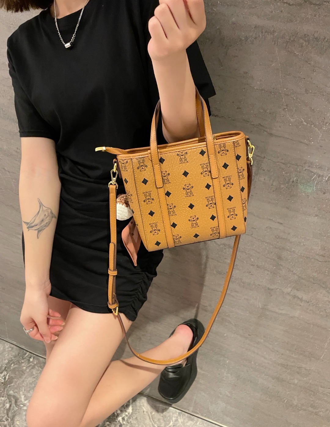 菜篮子包包女新款小熊图案印花时尚百搭女士手提斜挎小包6727