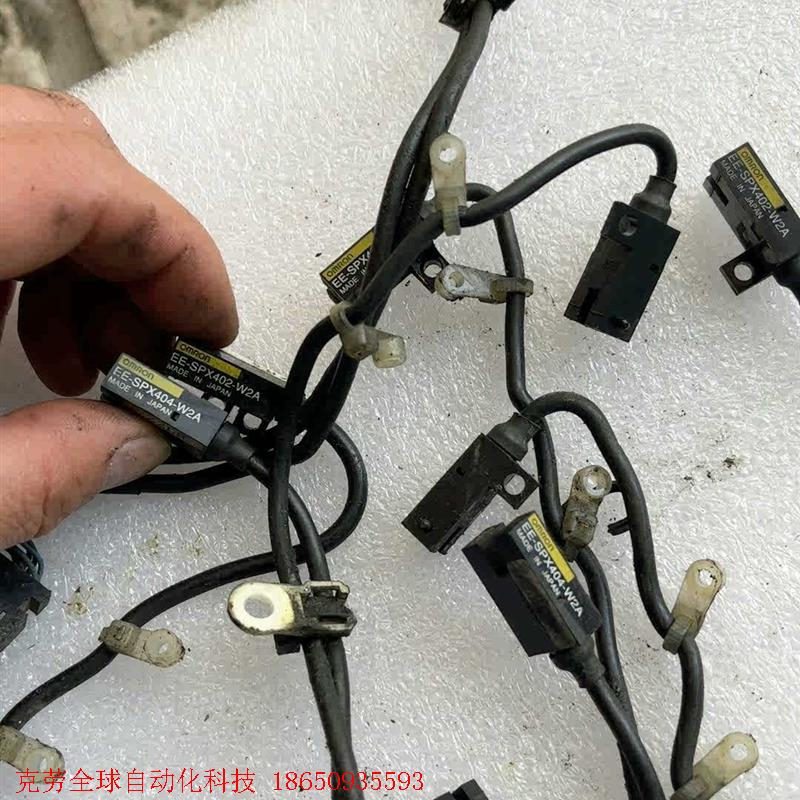 欧姆龙EE-SPX404-W2A,二手拆机,实物如图,二手拆