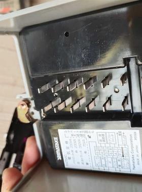 几乎全新的燃烧控制器,R4750C,配UV火焰探头的那种