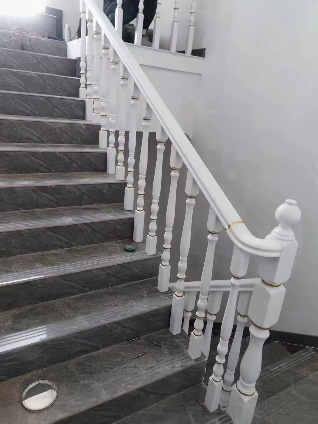 实木楼梯扶手护栏定制新中式方柱烤漆室内家用原木栏杆简约红橡木