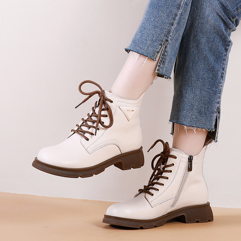 真皮全牛皮白色英伦风马丁靴女款2025年新款平底短靴冬季加绒靴子