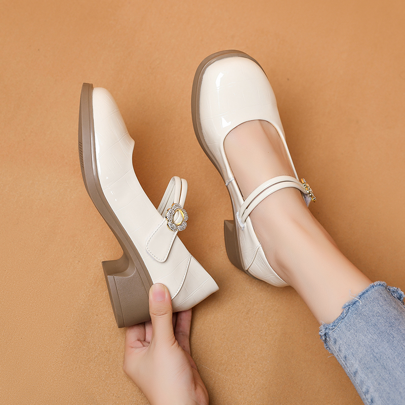 浅口粗跟玛丽珍鞋真皮亮皮女鞋