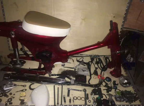 每螺丝都要动手diy 改装 复古cub超级幼兽 弯梁摩托车 不含发动机