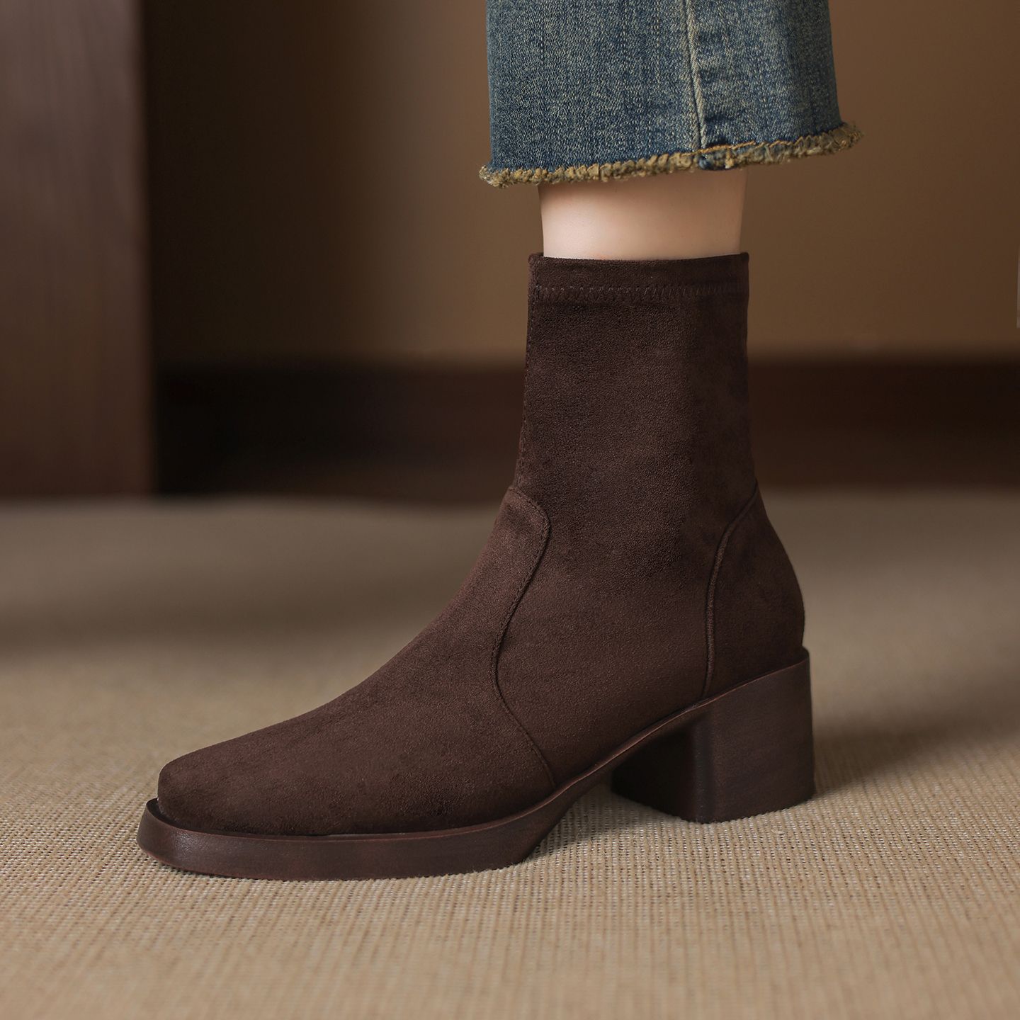 粗中跟方头绒面侧拉链瘦瘦靴大码