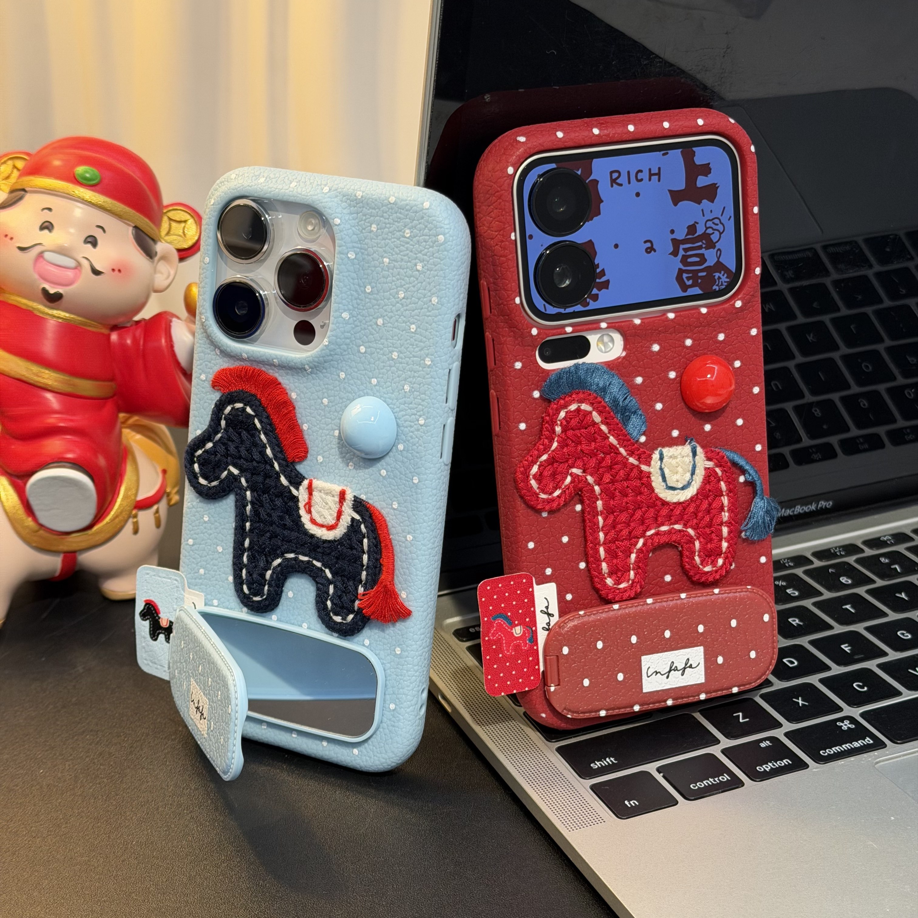 波点刺绣小马支架适用苹果17/16promax皮革纹手机壳iPhone15/14/13pro全包防摔vivo华为p70小米17oppo情侣套,3C数码配件,手机保护套/壳,淘宝优惠券,粉丝福利购,淘宝优惠卷