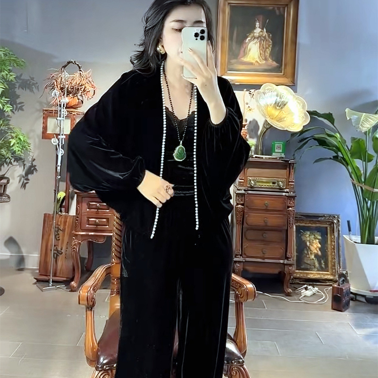 欧货洋气女装秋季重工钉珠黑色金丝绒蝙蝠衫开衫外套时尚显瘦百搭