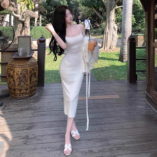 修身 镂空包臀针织连衣裙女春夏收腰显身材气质纯欲性感背心吊带裙