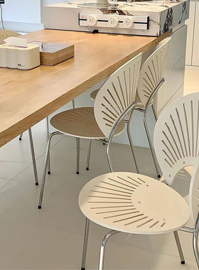 北欧实木贝壳椅奶油风餐桌椅设计师轻奢白色餐椅法式中古家用椅子