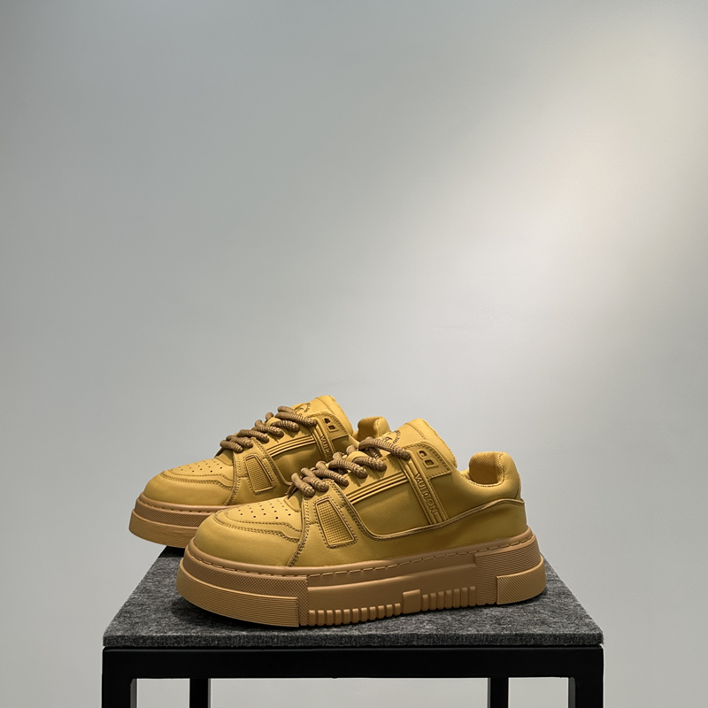 小麦色运动休闲鞋低帮厚底增高鞋