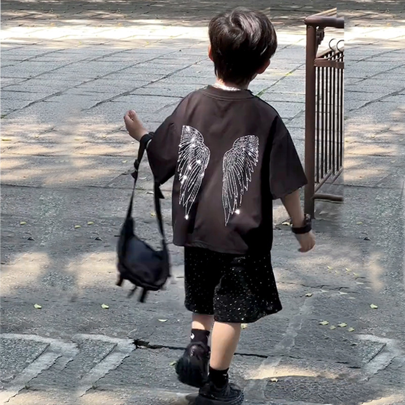 男童夏装套装2025新款儿童夏季翅膀闪钻短袖男孩网红酷帅两件套潮