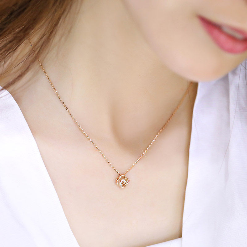 18k彩金项链女四叶草钻石吊坠玫瑰金锁骨链白金首饰轻奢小众饰品