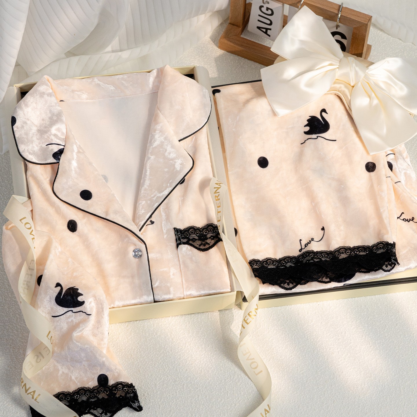 猫人秋冬款金丝绒睡衣女带胸垫