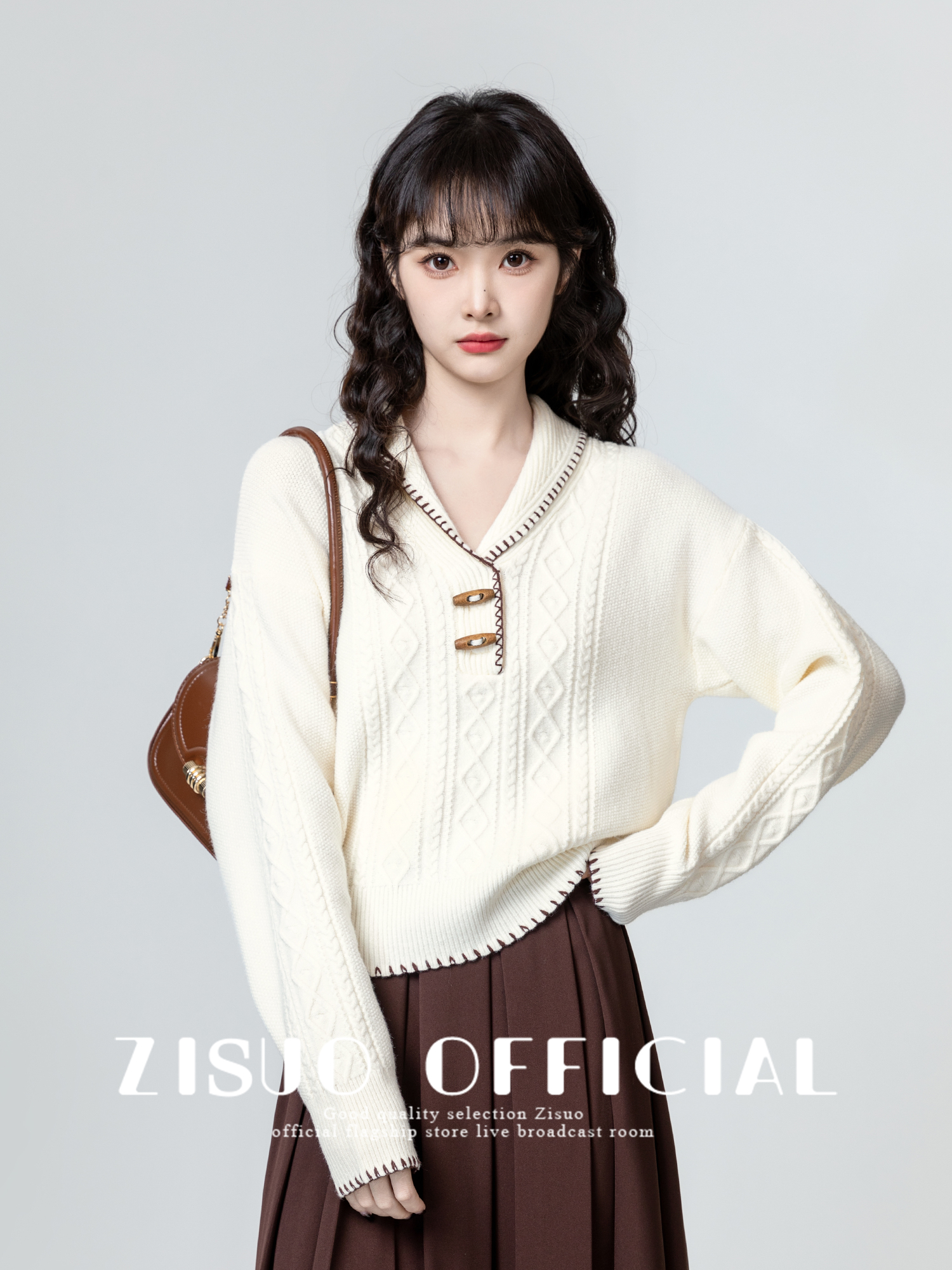 杏色牛角扣翻领毛衣女2025春秋新款设计感宽松加厚针织衫短款上衣