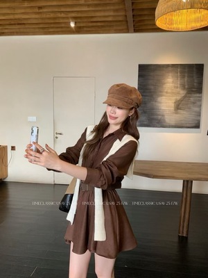 SY韩系新款时尚设计感小众翻领长袖衬衫高腰裙摆短裙配披肩连衣裙