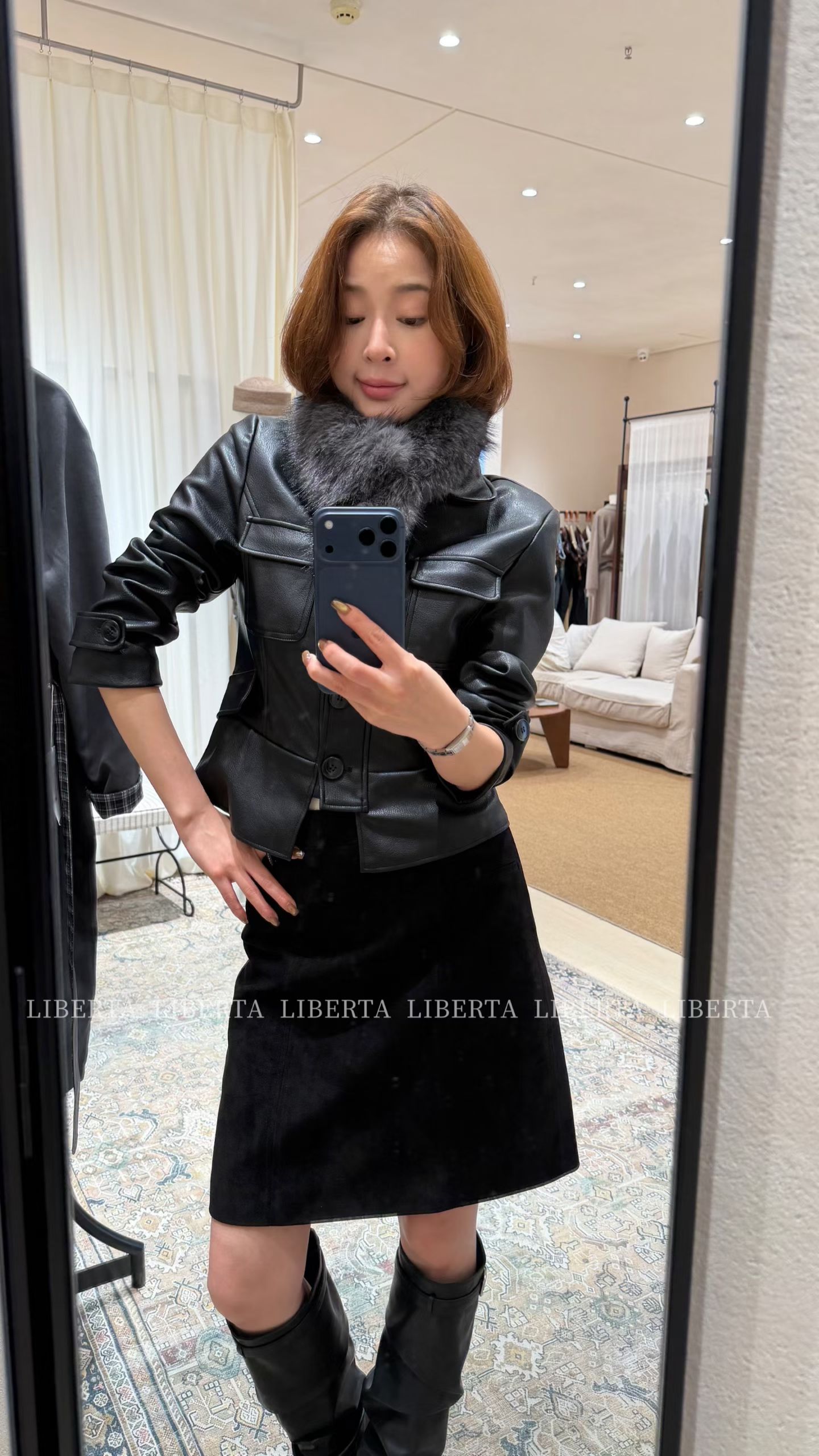 韩系新款时尚高品质小版型翻领皮衣夹克小个子短款外套配毛领围脖