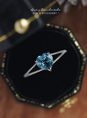 托帕石日式轻珠宝浅伦敦蓝戒指