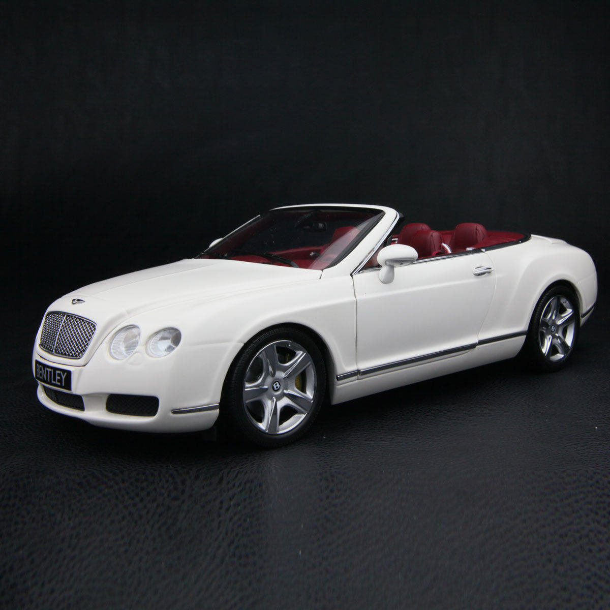 迷你切 1/18 宾利 欧陆 GTC 宾利 BENTLEY GTC 白色 合金汽车车模