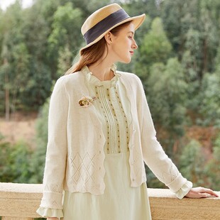 Famecoco折扣店气质简约V领针织开衫短款菱格粗针织外套FAB1DE002