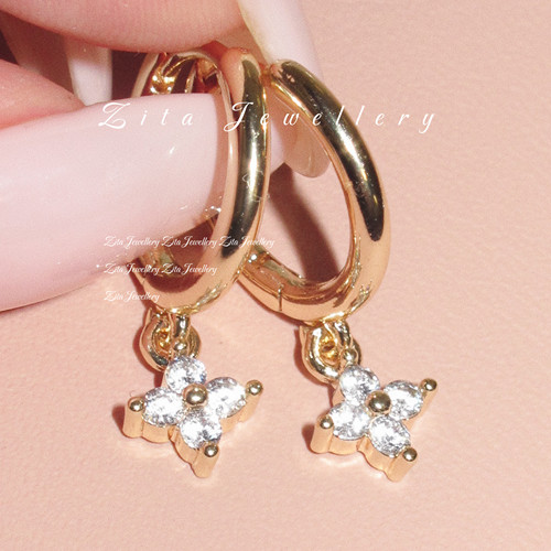 ZZZITA 慵懒千金•Star Charm～百搭简约闪钻高级迷你四芒星耳环