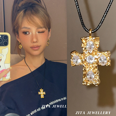 ZZZITA 店主挚爱～Ins肌理感闪钻十字架项链复古时髦设计感毛衣链