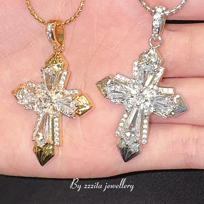 ZZZITA 搭毛衣好看～美式辣妹闪钻十字架项链百搭设计感ins毛衣链