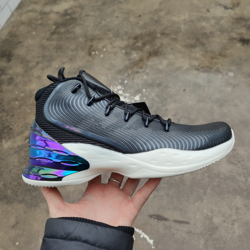 安踏要疯皮面厚底防滑保暖篮球鞋