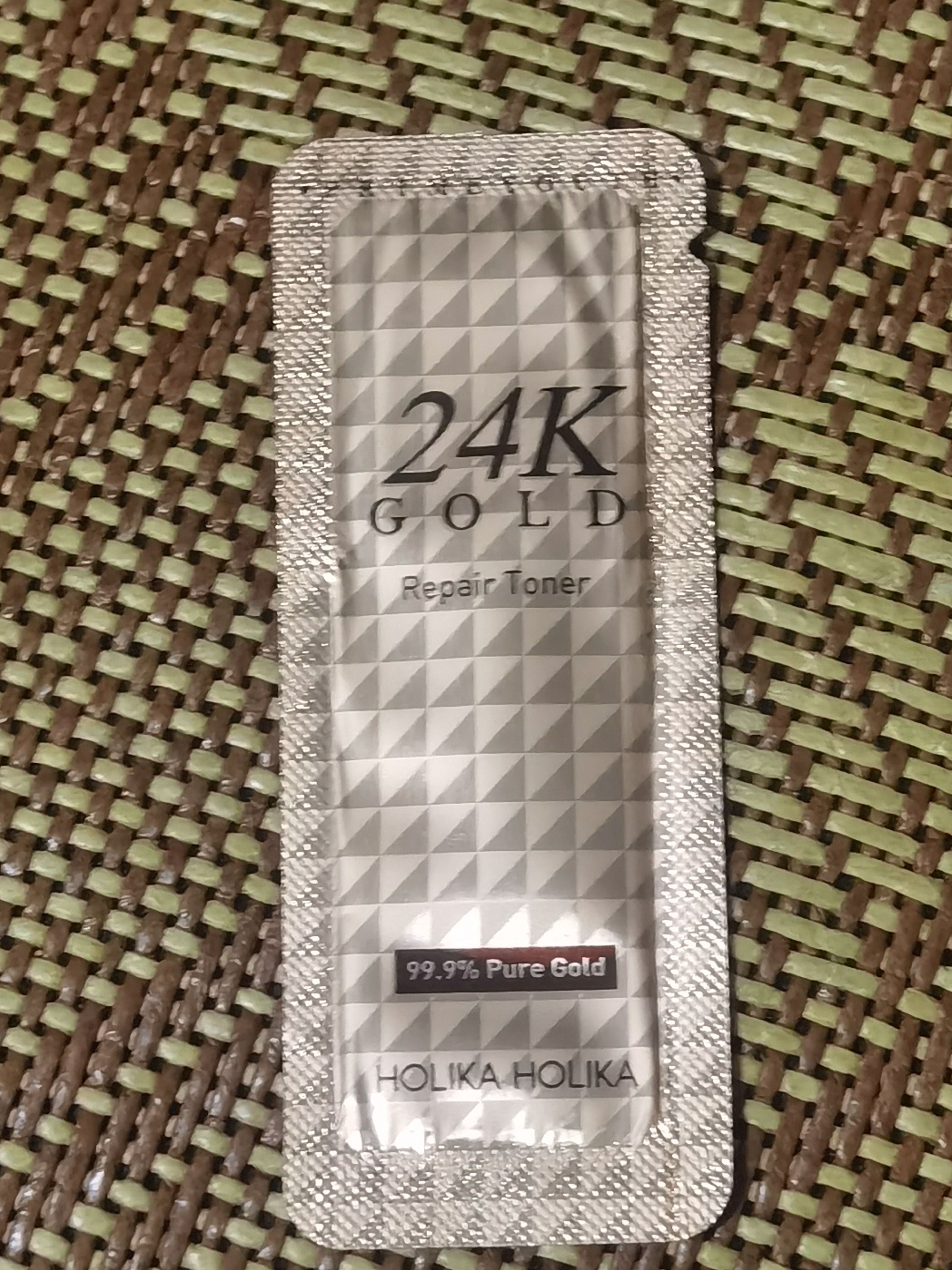 韩国holika24k黄金安瓶精华1mlX10片小样打包卖保湿滋润紧致肌肤