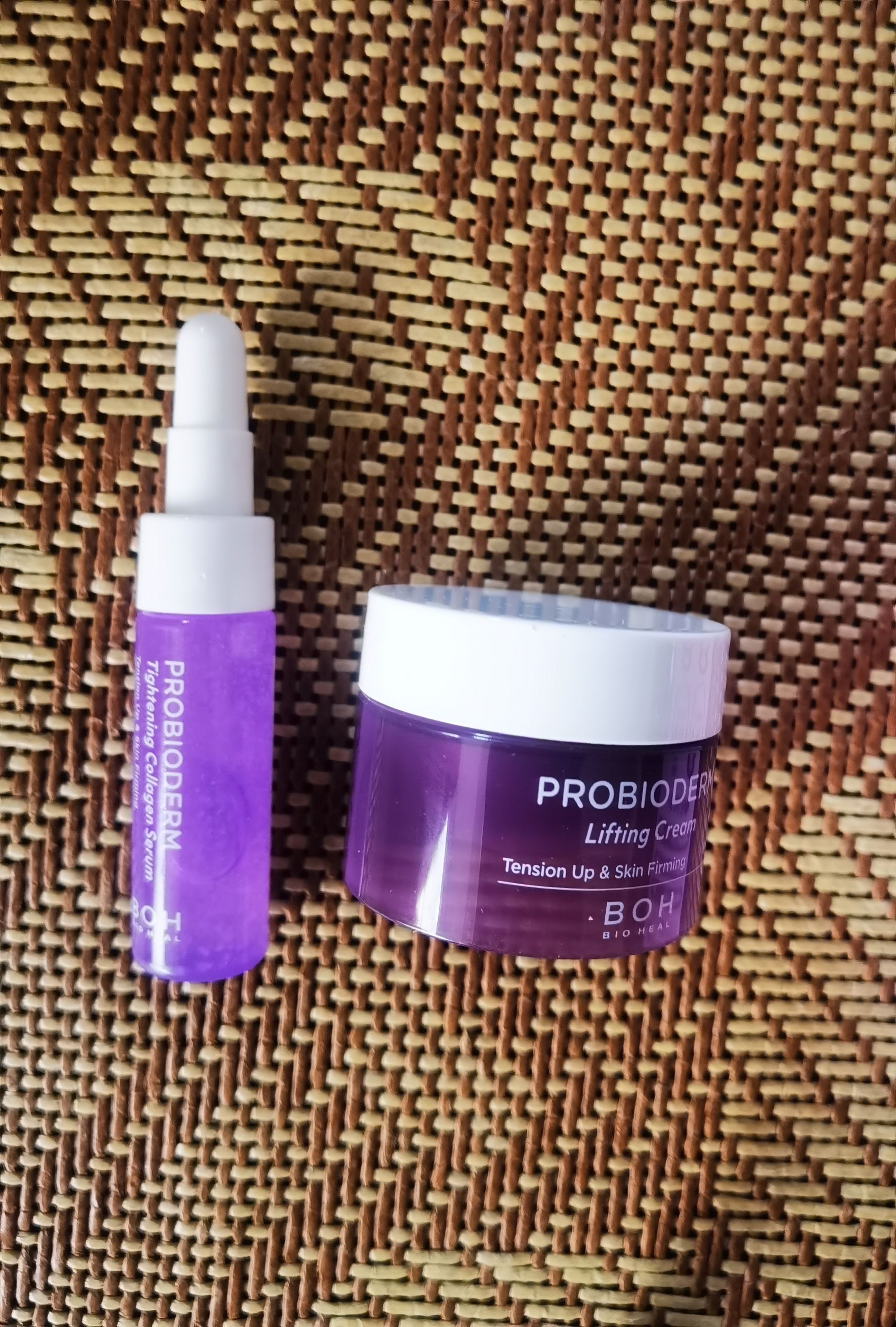 韩国BOH高保湿修护紧致紫色弹力清爽面霜加精华液中样子 增加弹性