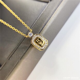 18K金HVV香水瓶项链轻奢纯银字母镶钻锁骨链方牌男女情人节礼物潮