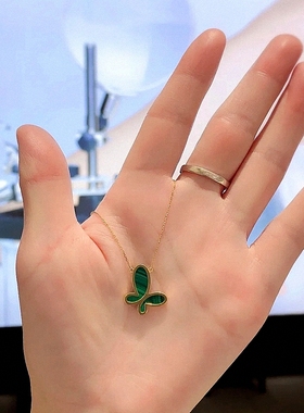 香港22K金无敌蝴蝶项链 女纯银925镀黄金孔雀石绿色红玉髓锁骨链