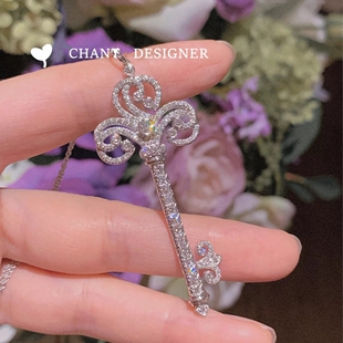 满钻鸢尾花钥匙项链 女18K金玫瑰金毛衣链长款纯银钻石锁骨链