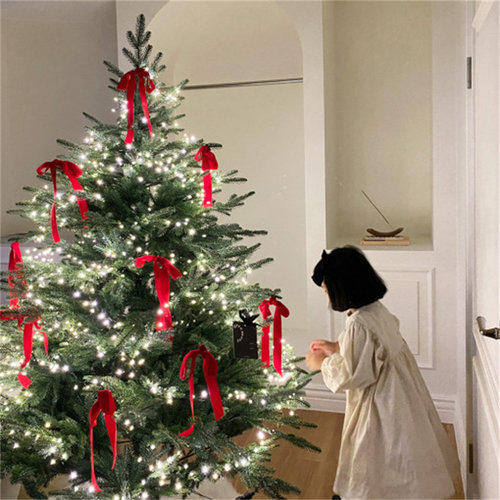 圣诞树装饰品店铺摆件红丝绒缎带