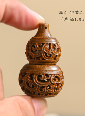绿檀木雕葫芦镂空香囊罐