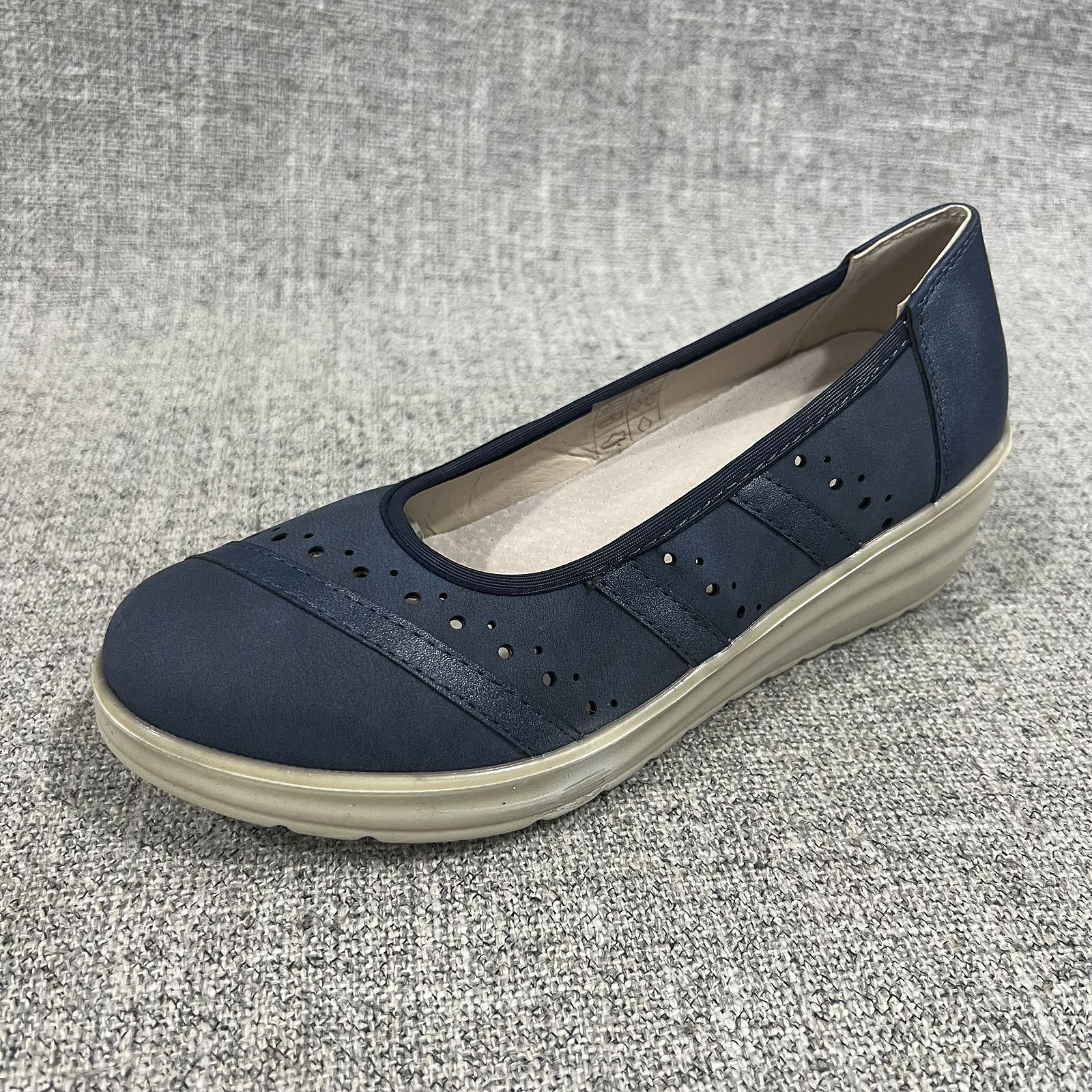 外贸新款简约坡跟厚底春秋女单鞋舒适休闲大码女鞋 T4360