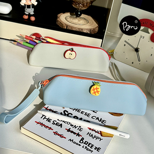 硅胶三角笔袋简约大容量纯色防水笔袋可爱手提式闭合文具盒文具袋