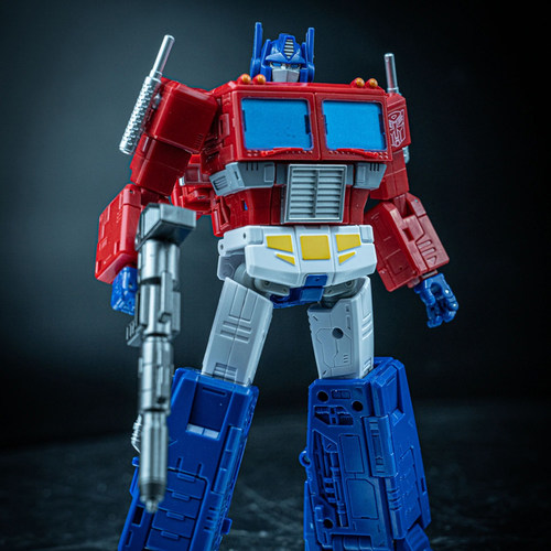 ss86擎天柱变形金刚玩具