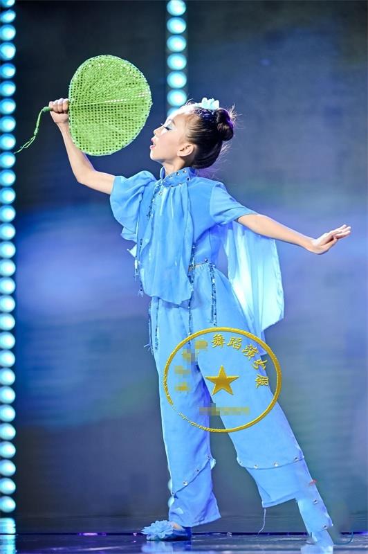新品巧闺小序演出服舞蹈凳子儿童古典舞小学生女飘逸民族舞表演服