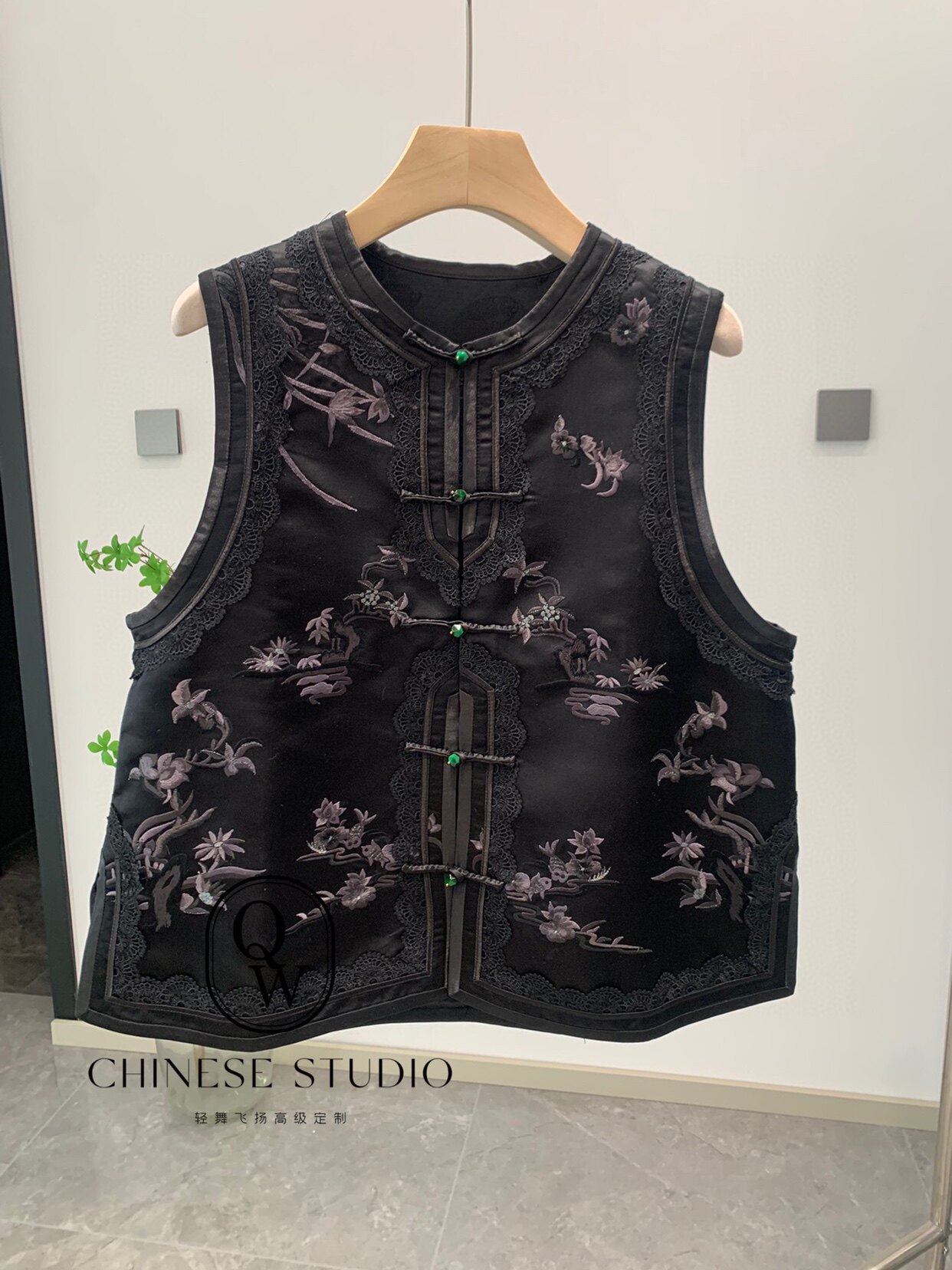 2022冬中国风中式盘扣唐装马甲蕾丝刺绣夹棉袄外套女 S22005
