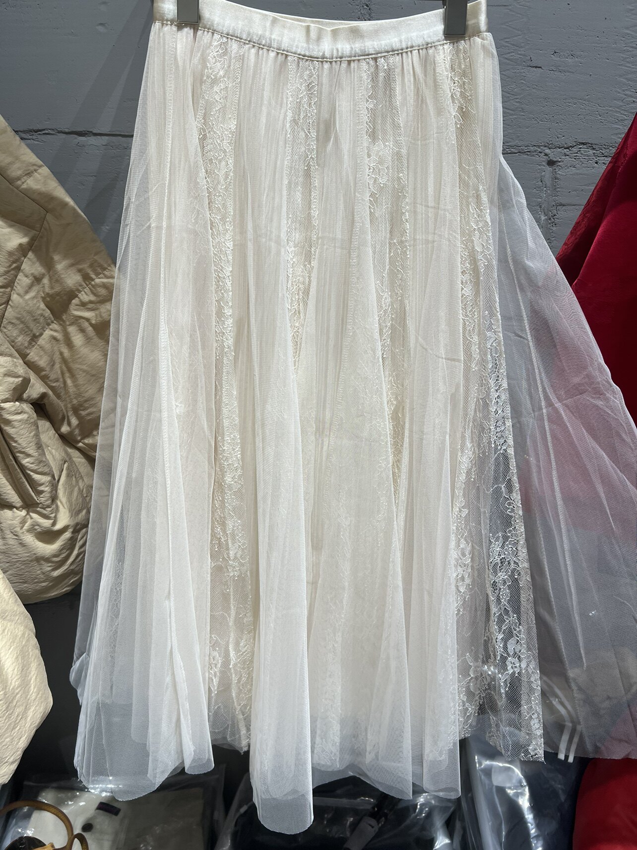 2026秋冬新款时尚圆领盘扣真丝提花半身裙女宽松显瘦百搭半裙