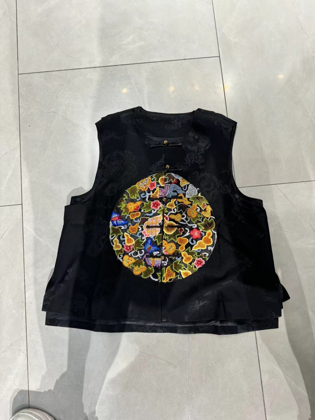 2024秋季设计师新款 气质复古摩登高级感新中式国风马甲外套