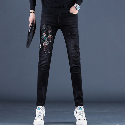 秋冬季款2025新款国潮刺绣牛仔裤男士修身休闲潮牌黑色小脚裤子潮