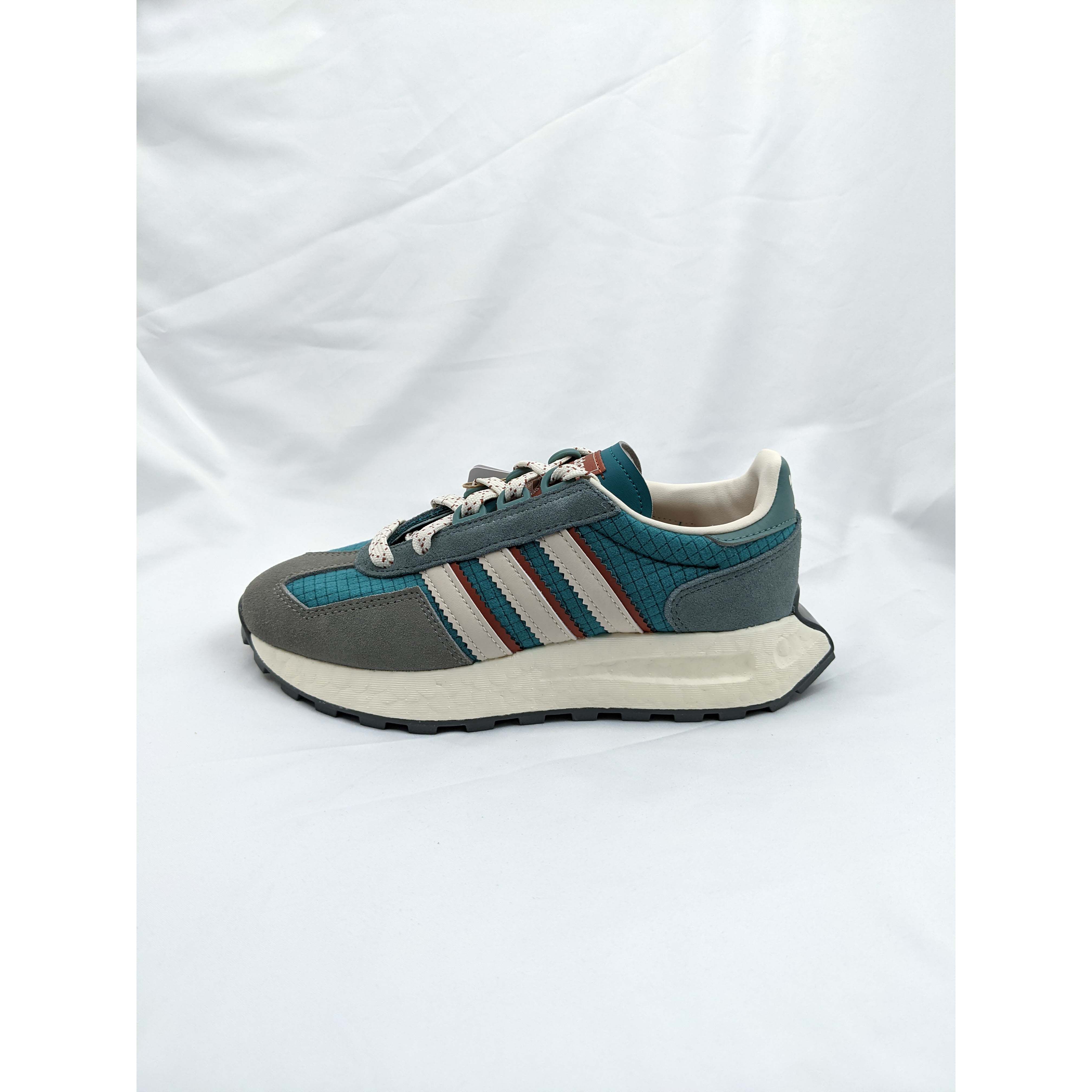 ADIDAS RETROPY E5 女子全掌BOOST复古经典緩震運動休閒鞋 IG1579