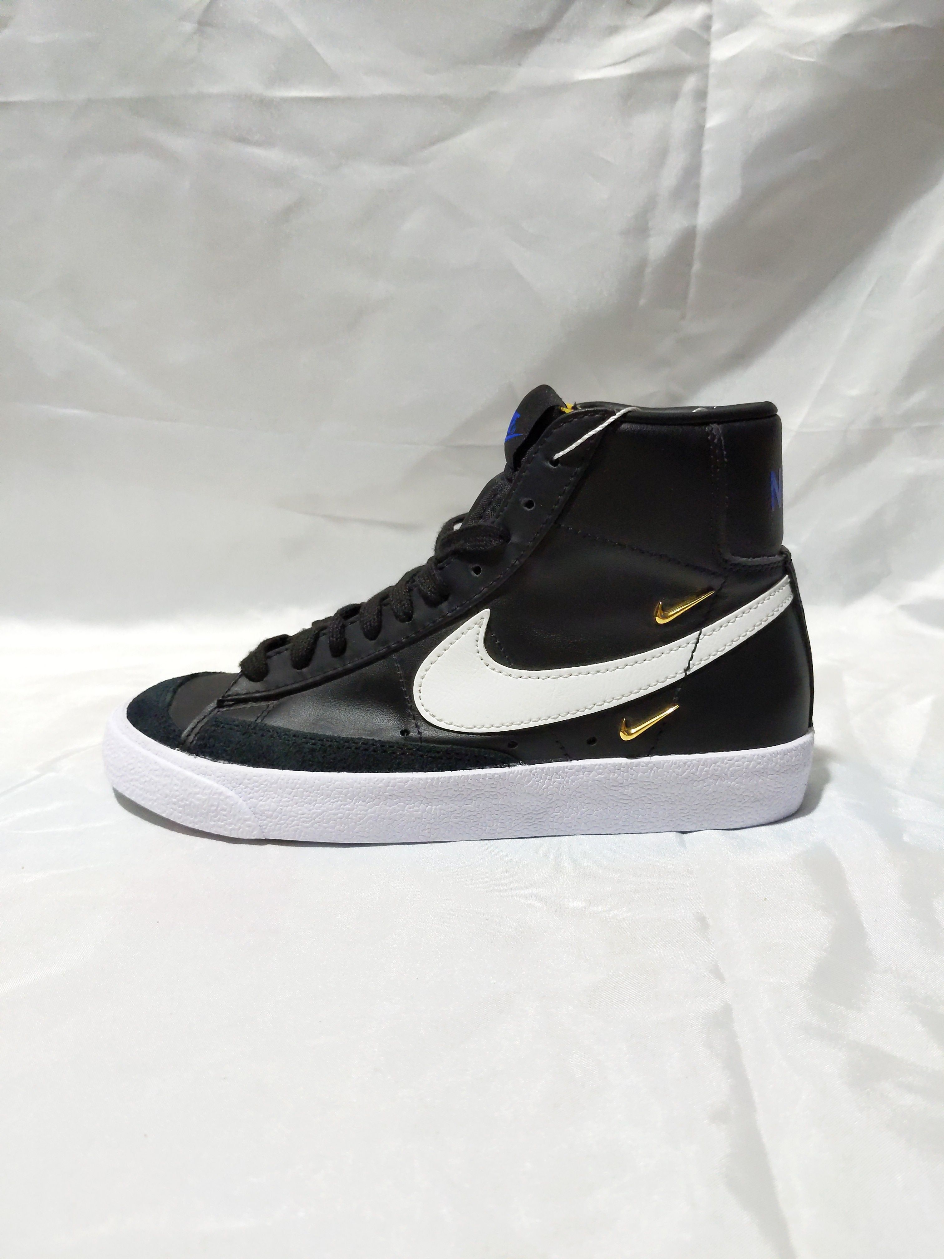 耐克 Nike Blazer Mid 77 女子全牛皮小勾高帮休闲鞋 CZ4627-001