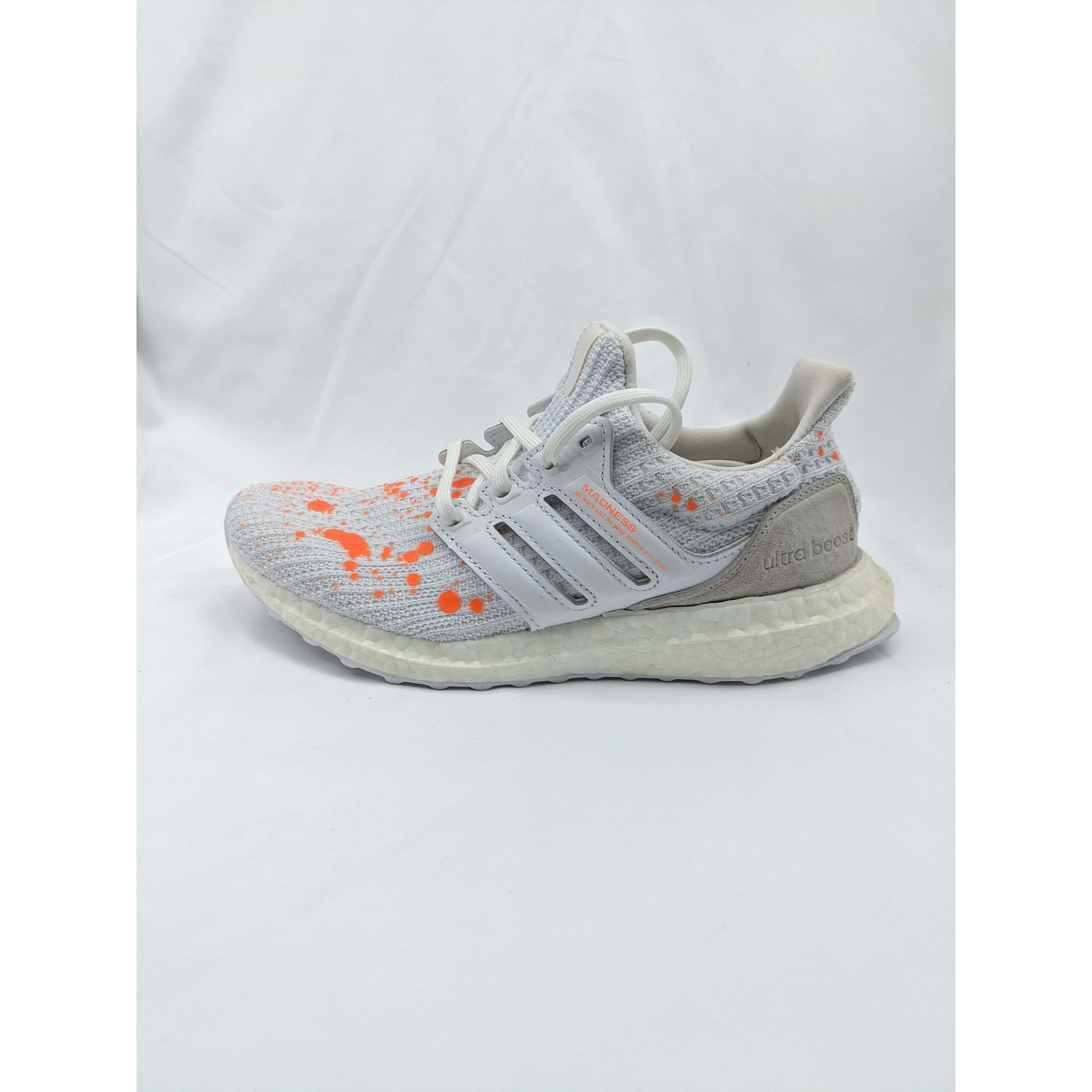 余文乐联名 MADNESS x adidas Ultra Boost 4.0  女休闲鞋 EF0143
