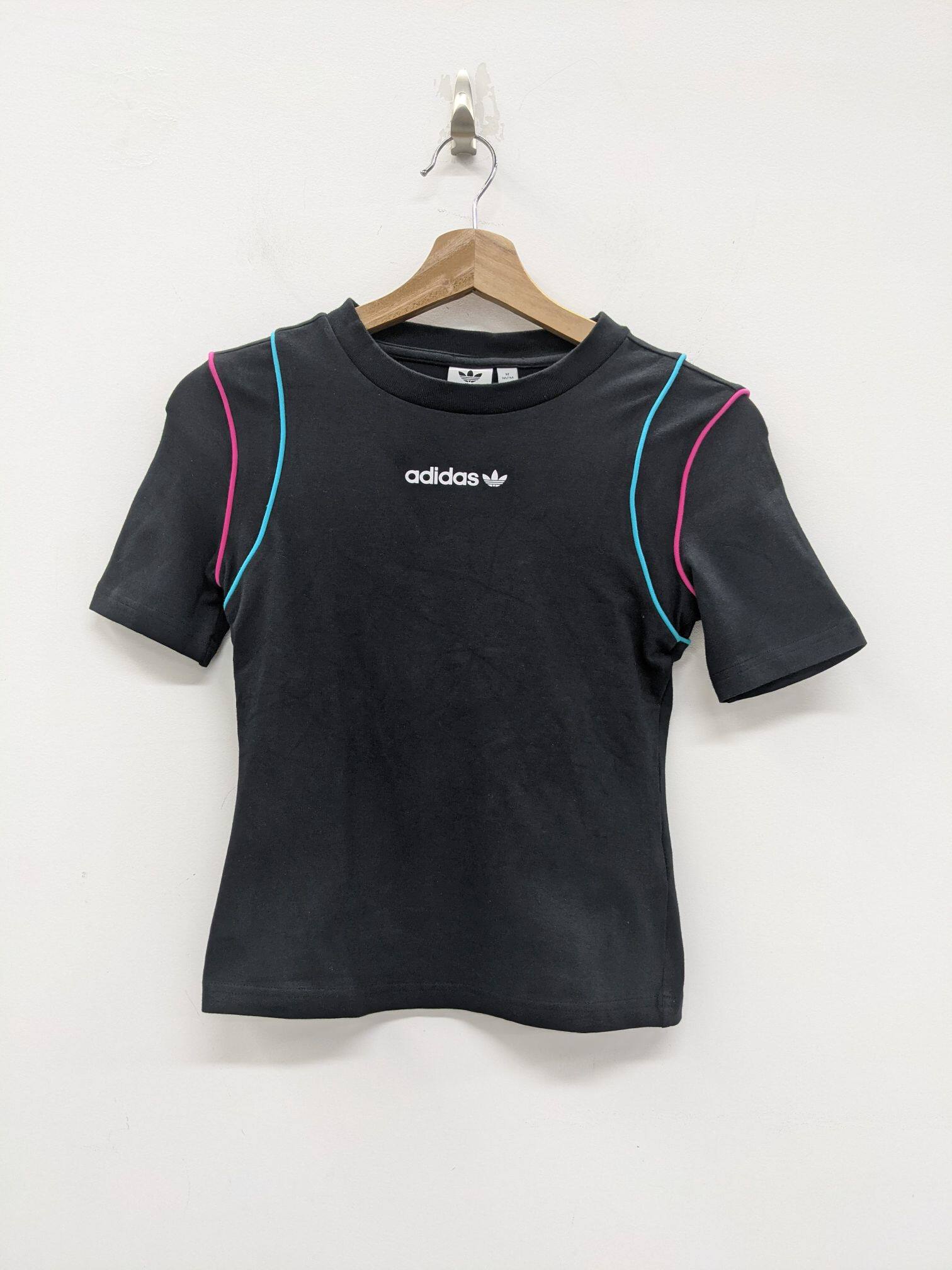 酷动城 ADIDAS SLIM TEE 女子显瘦显曲线夏天清爽短袖T恤 GC8767