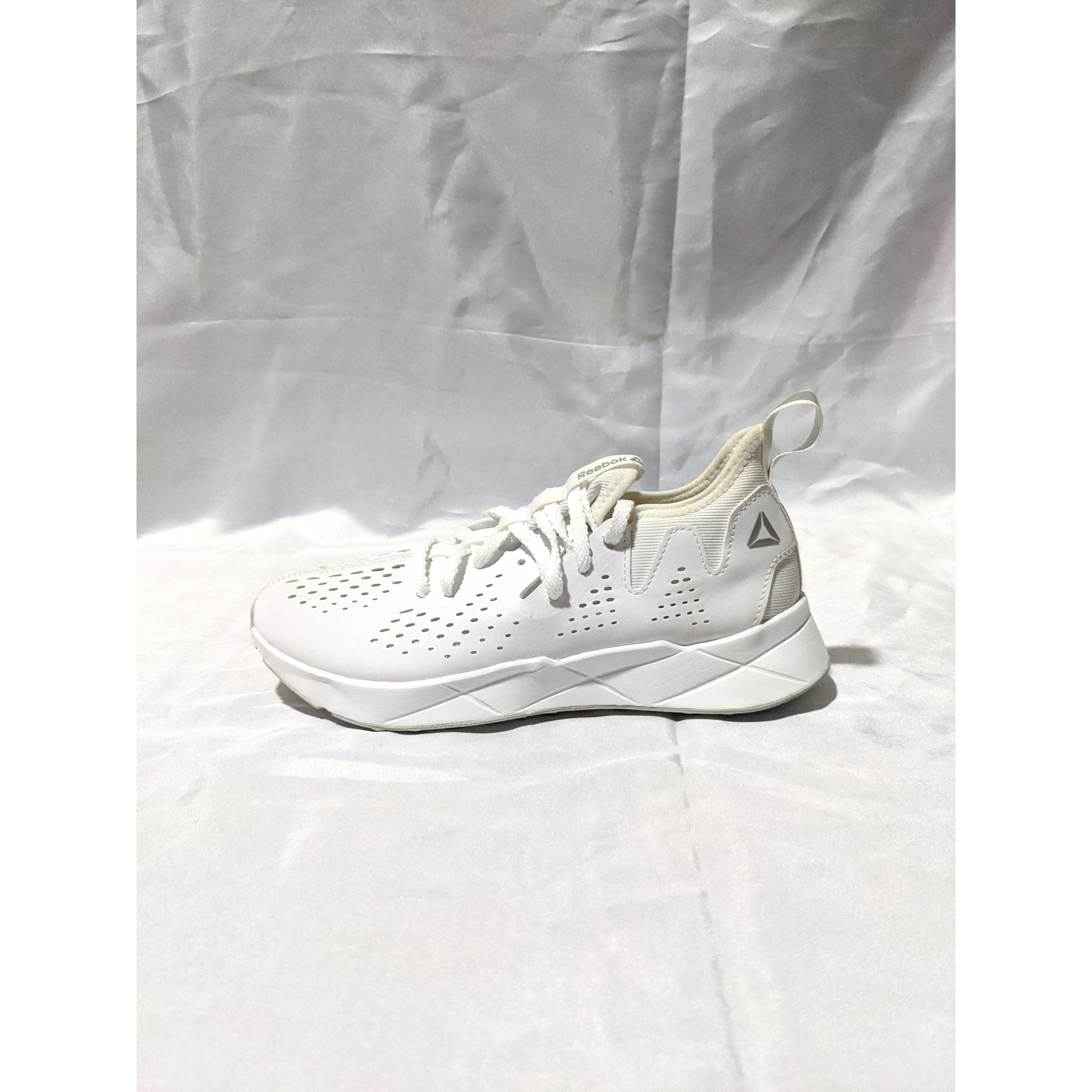 锐步 Reebok Supre me RN 女小白鞋休闲鞋慢跑鞋 CN2918 轻微色差