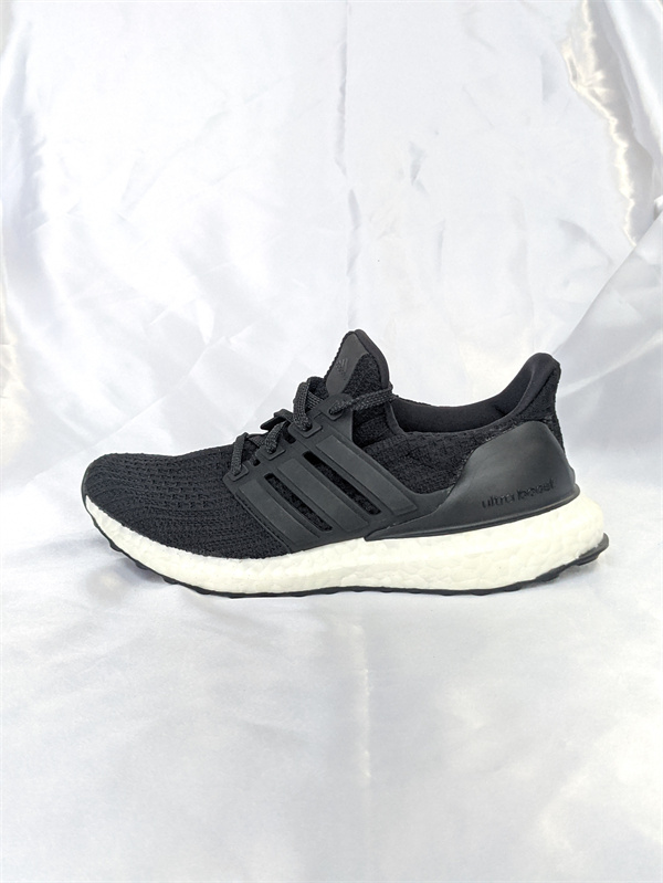 adidas Ultra Boost 4.0 W 女子经典款休闲慢跑鞋 BB6149 FY9123