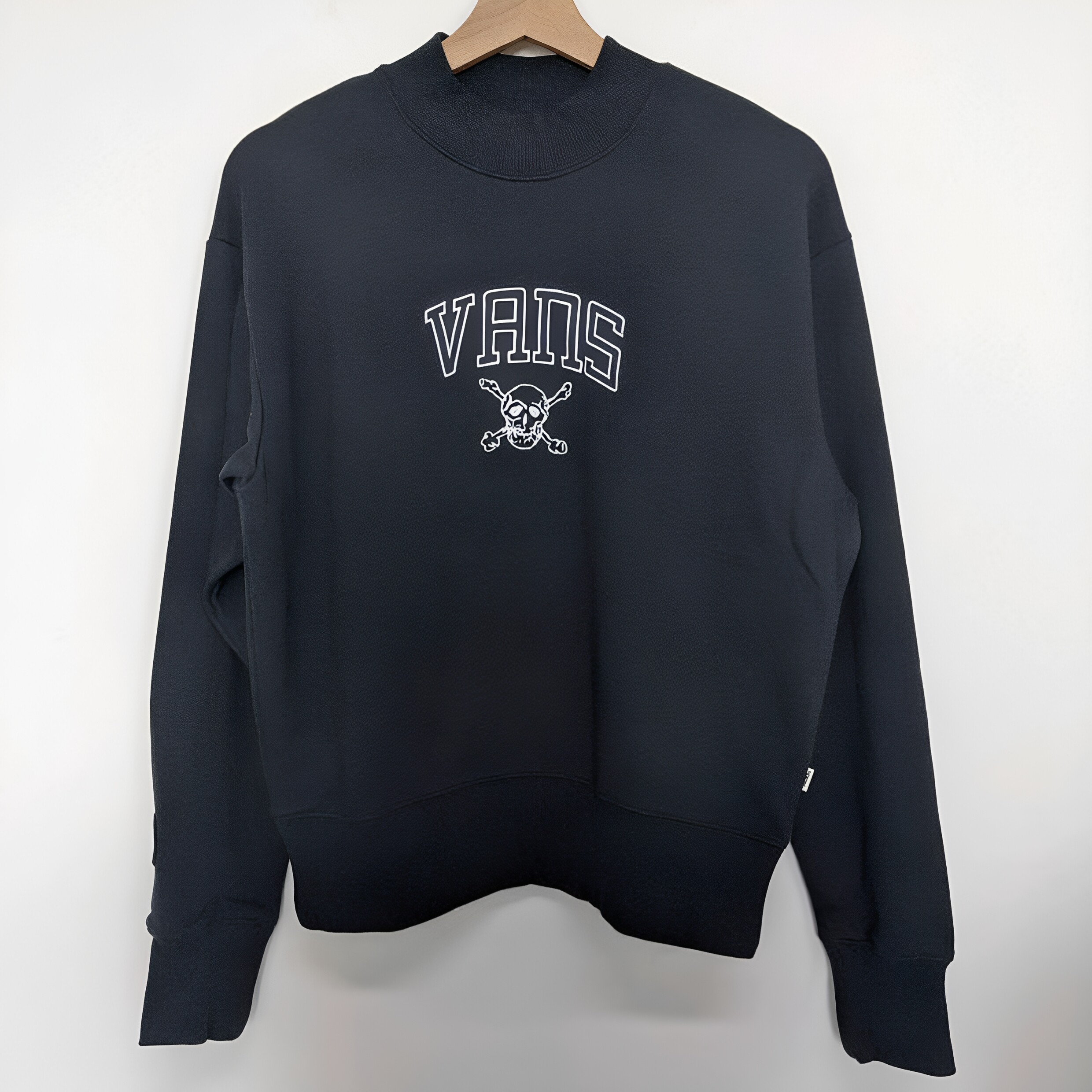 正品 绝版 VANS 海盗标 复古短款 女子休闲套头卫衣 VN0A4UTUBLK