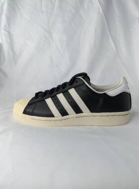 ADIDAS SUPERSTAR 80s 女子复古贝壳头 G61069 左右脚色差处理